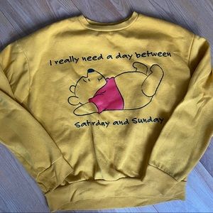 WINNIE THE POOH SWEATSHIRT✨✨✨✨✨